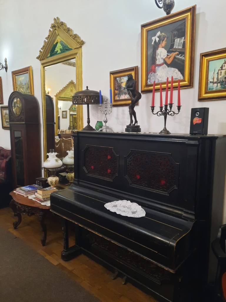 Interior din conacul stolnicului Constantin Cantacuzino de la Afumati